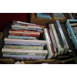 A TRAY OF BOOKS, TO INCLUDE CRAFT