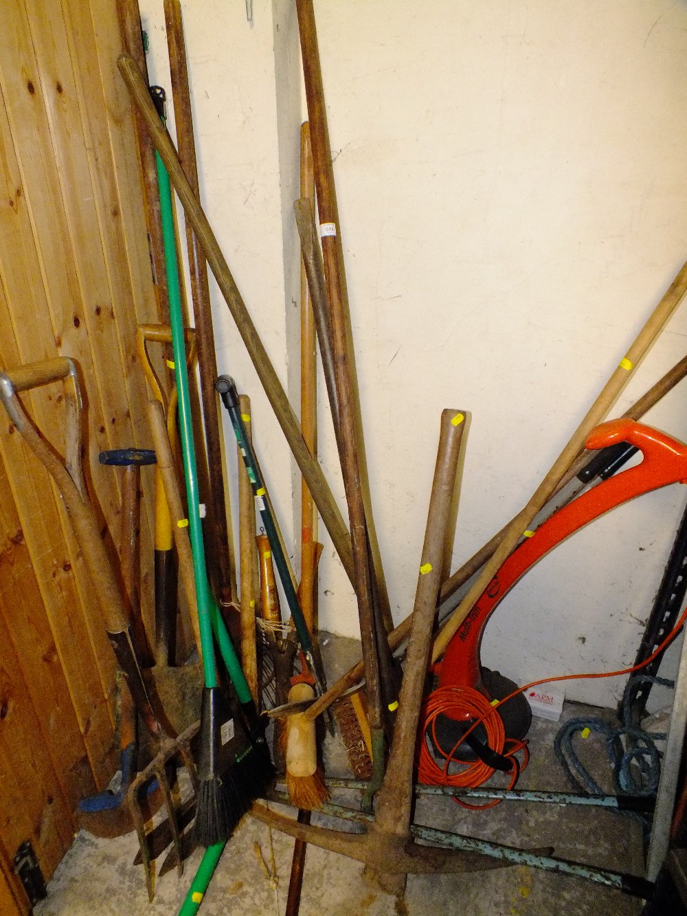 A SELECTION OF GARDEN TOOLS BROOMS ETC