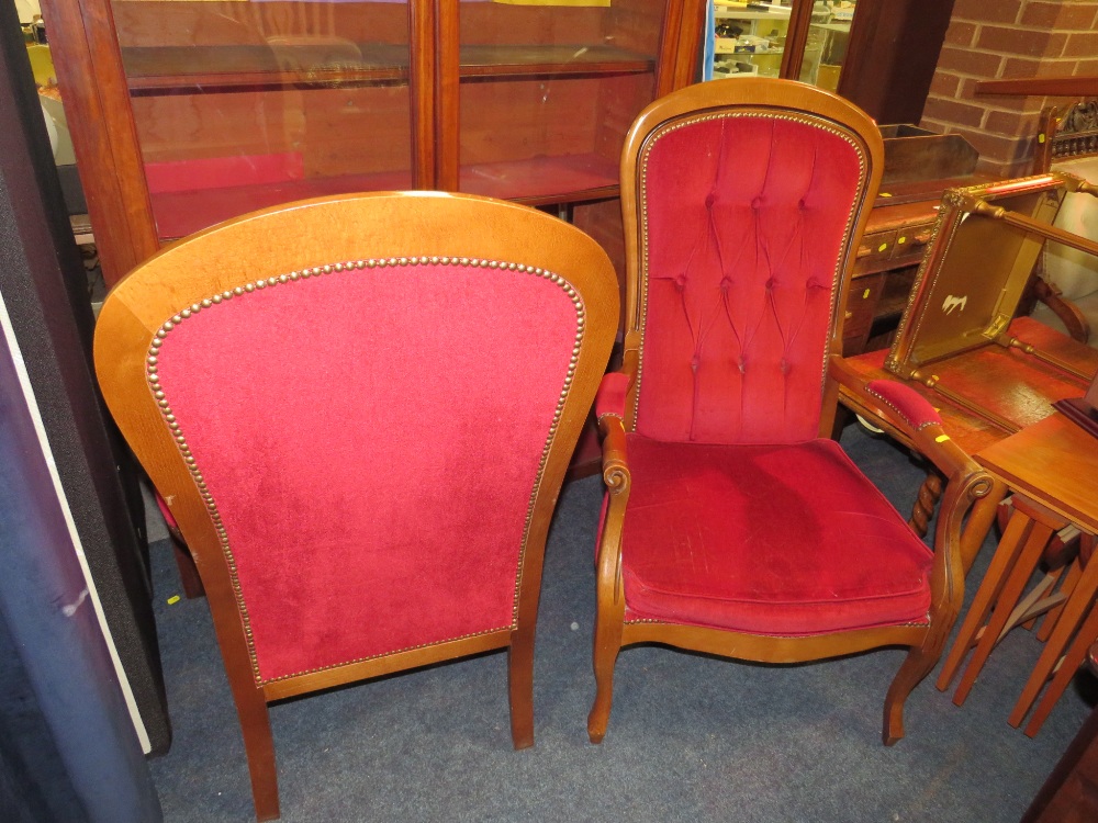 A PAIR OF MODERN UPHOLSTERED CHAIRS - Image 4 of 4