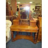 AN EDWARDIAN MAHOGANY DRESSING TABLE WITH FITTED DRAWERS AND SWING MIRROR TO TOP - W 107 CM