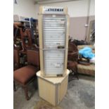 A LEATHERMAN ROTATING SHOP DISPLAY CABINET, W 52 CM, D 52 CM, H 158 CM