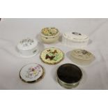 A SMALL QUANTITY OF ASSORTED TRINKET BOXES