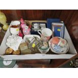 A TRAY OF COLLECTABLE CERAMICS ETC. TO INCLUDE CERAMIC MENU HOLDER