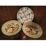 A PAIR OF JAPANESE IMARI RIBBON PLATES TOGETHER WITH AN ANTIQUE IRONSTONE PLATE