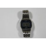 A VINTAGE MENS CASIO QUARTZ WRISTWATCH