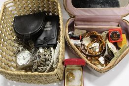 A BOX OF COSTUME JEWELLERY TO INCLUDE A MODERN POCKET WATCH, BROOCHES ETC.