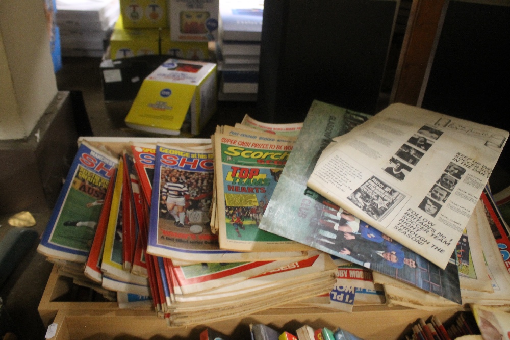 FOUR TRAYS OF FOOTBALL RELATED ITEMS TO INCLUDE PROGRAMMES, PHOTOGRAPHS, MAGAZINES, BOOKS ETC. ( - Image 7 of 7