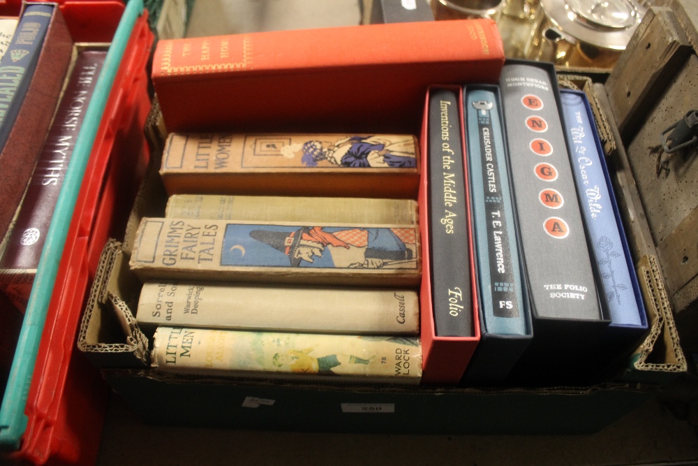 A SMALL BOX OF COLLECTABLE BOOKS TO INCLUDE FOLIO SOCIETY, NOVELS ETC.
