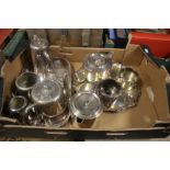 A TRAY OF WHITE METAL ITEMS TO INCLUDE TWO INCLUDE TWO COFFEE SETS AND TRAYS