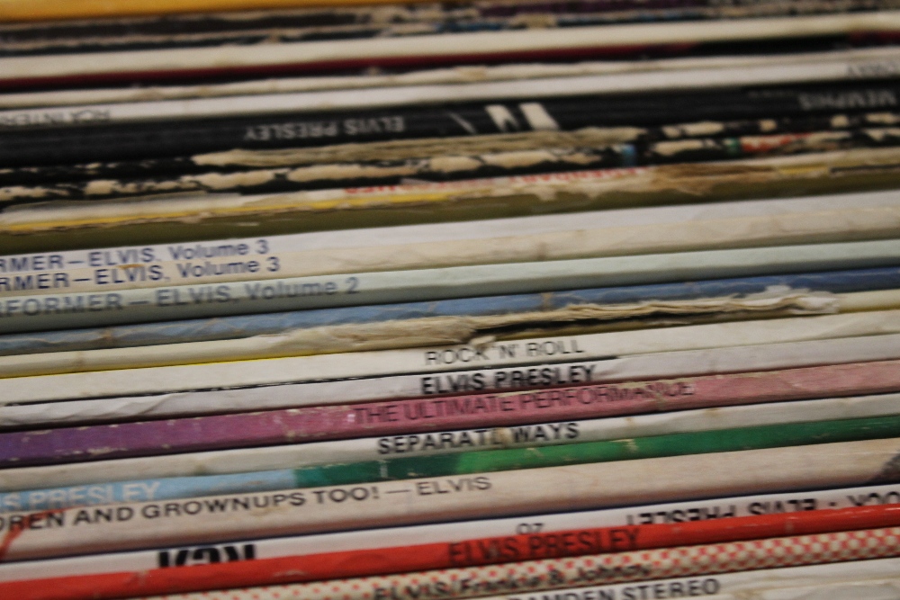 A CASE CONTAINING ABOUT 30 ELVIS PRESLEY LP RECORDS - Image 6 of 8