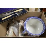 A PAIR OF CERAMIC FIGURES, A BLUE & WHITE MASON'S CHAMBER POT AND A CASED EPNS FISH SET