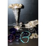 A BAG OF COLLECTABLES TO INCLUDE A SILVER PLATED VASE, BLUE GLASS LINERS, COINS ETC