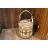 A VINTAGE PAPUA NEW GUINEA MENDI SOUTHERN HIGHLANDS LIDDED BASKET, with handle, woven from bush