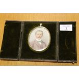 (XIX-XX). Oval portrait miniature on ivory, study of a gentleman with white starched collar,