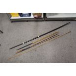 A VINTAGE PAPUA NEW GUINEA BOW WITH FOUR ARROWS, bow L 172 cm, longest arrow L 133 cm