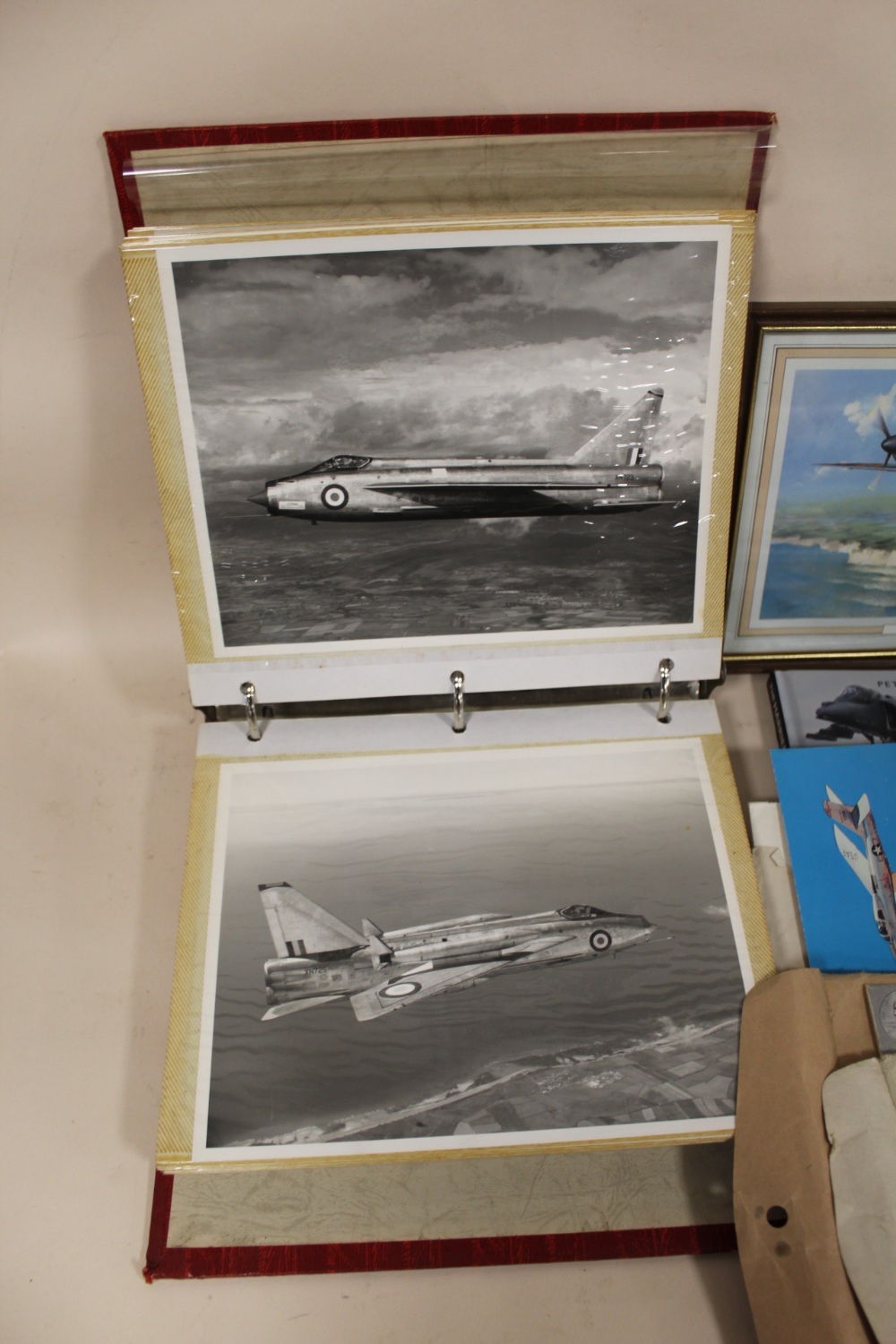 A SMALL TRAY AND ALBUM OF AVIATION RELATED EPHEMERA - Image 3 of 3