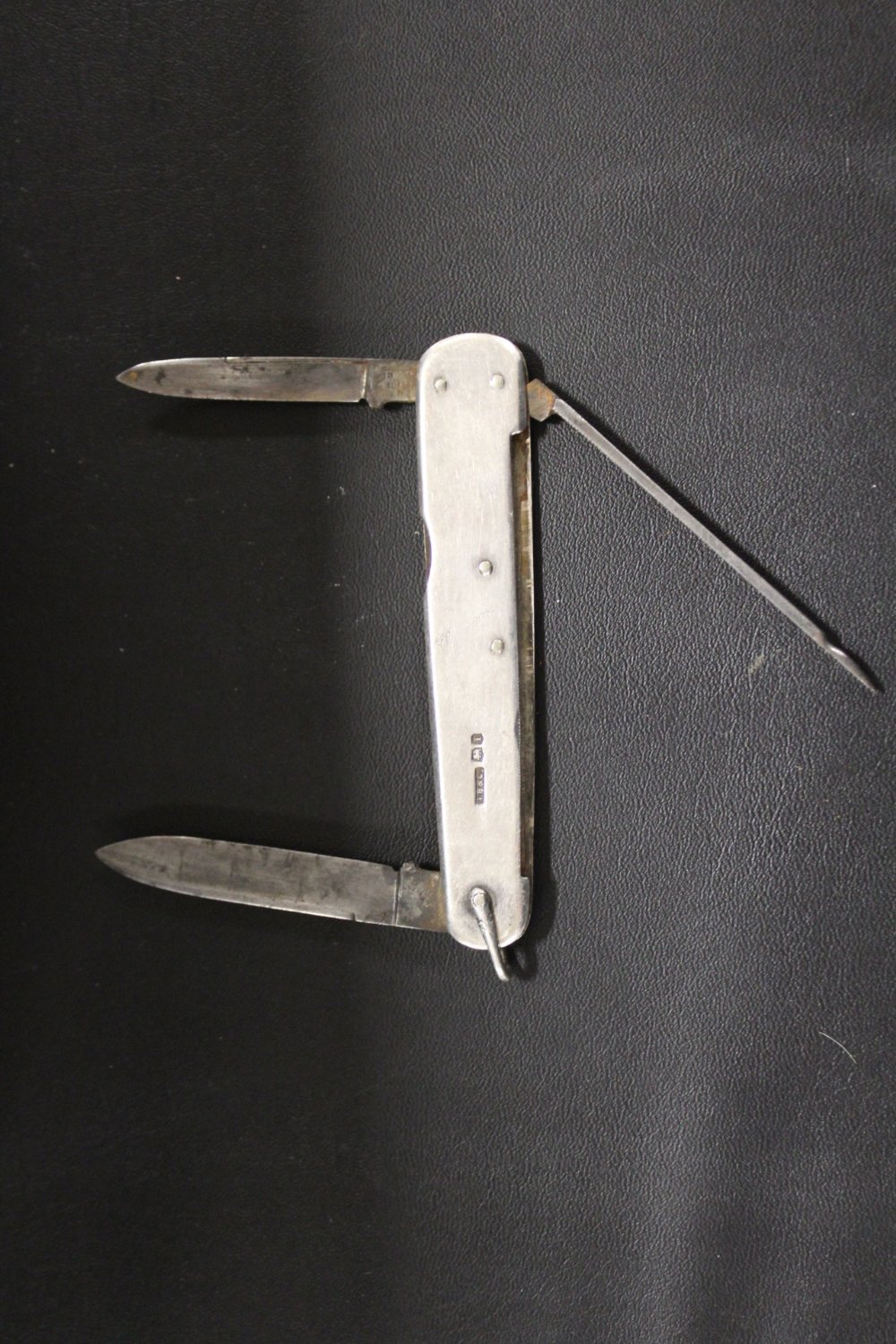 A HALLMARKED SILVER THREE TOOL PENKNIFE - SHEFFIELD 1926 - Image 4 of 4