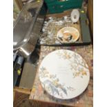 A TRAY OF CERAMICS AND GLASSWARE TO INCLUDE A ROYAL WORCESTER HAND PAINTED BLUE TIT DISH, LAURA