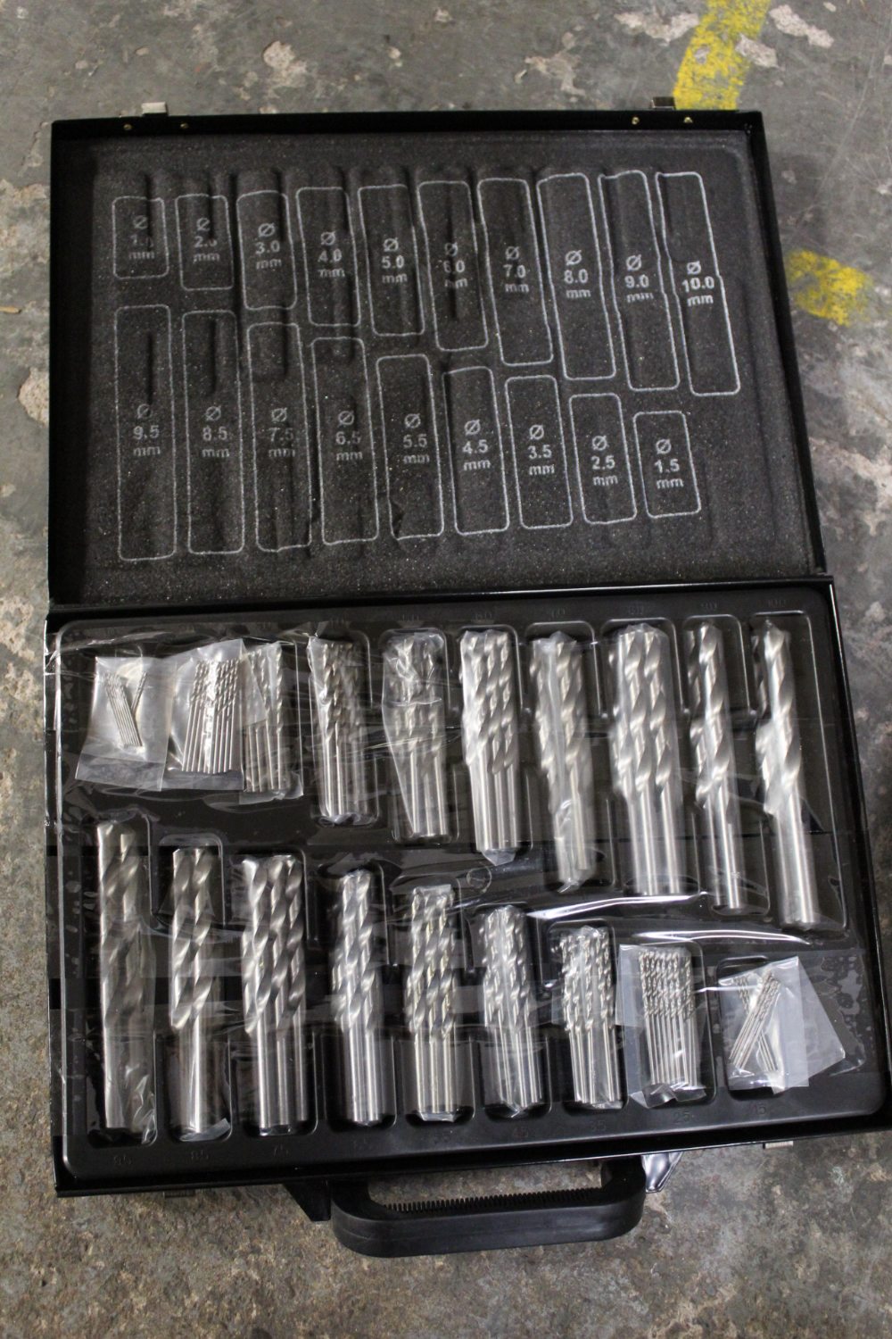 ***A 170 pc HSS DRILL SELECTION**