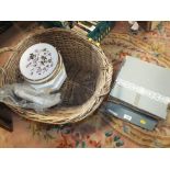A WICKER BASKET OF SPODE & WEDGWOOD COLLECTORS PLATES ETC