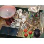 A TRAY OF ASSORTED CERAMICS AND GLASSWARE TO INCLUDE A WADE NATWEST PIGGY BANK, WEDGWOOD HATHAWAY