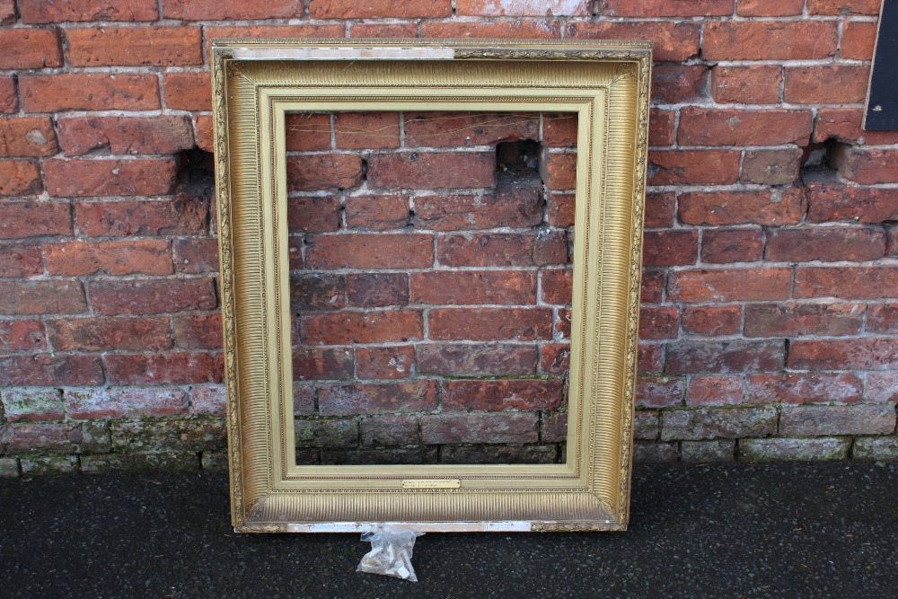 A 19TH CENTURY GILT REEDED PICTURE FRAME, plain slip. W 12 cm, rebate 68 x 52 cm A/F - Image 2 of 6