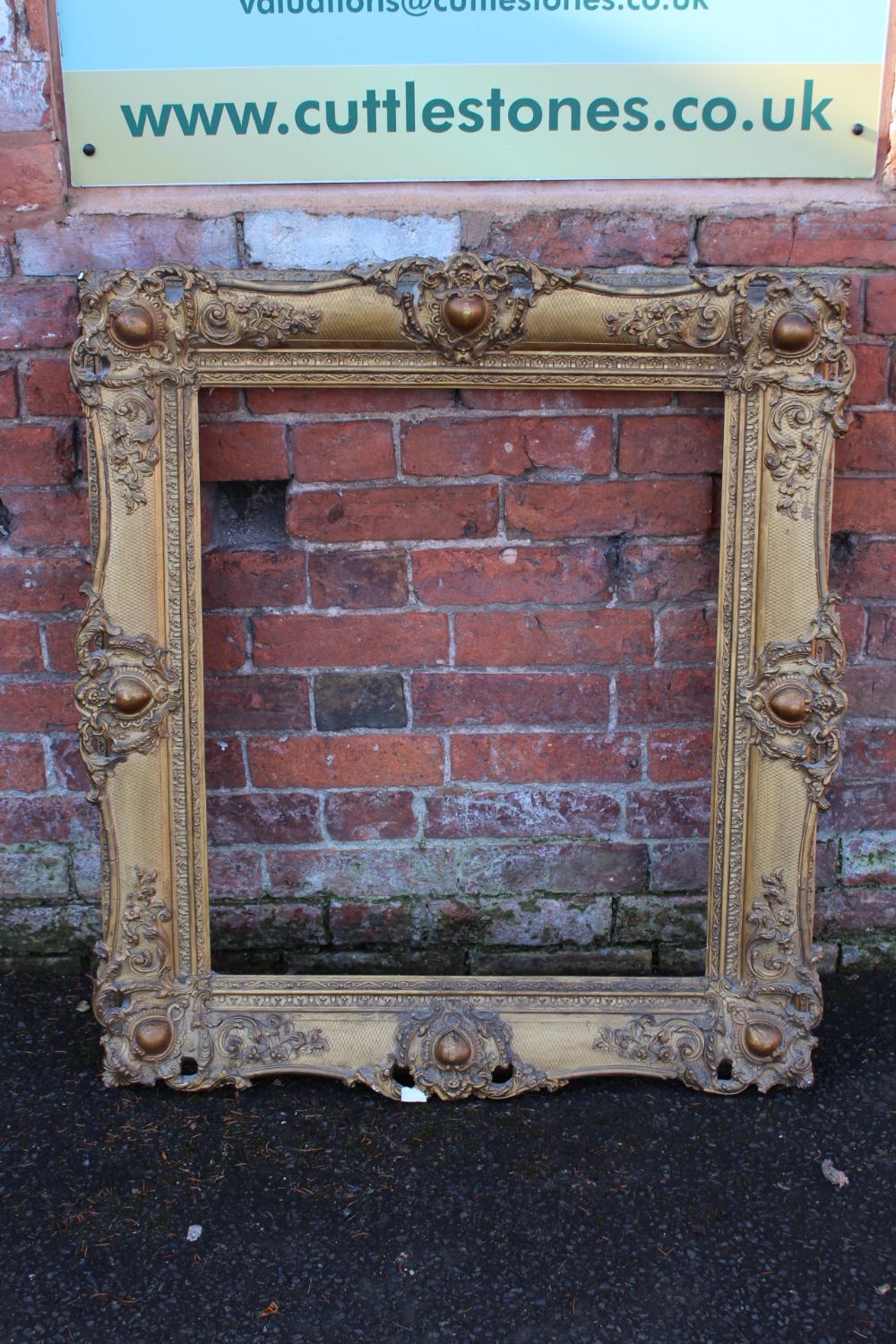 A 19TH CENTURY GOLD SWEPT FRAME, frame W 14 cm, rebate 71 x 61cm