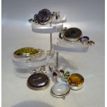 A SELECTION OF POLISHED AGATE AND GEMSET SILVER PENDANTS, various styles, tallest 6 cm (6)