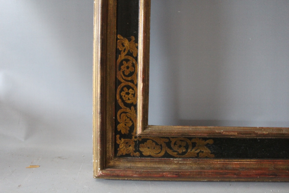 A 19TH CENTURY GOLD FRAME WITH INNER GOLD DECORATIVE SCROLLWORK, frame W 10 cm, rebate 57 x 47 cm - Image 5 of 6