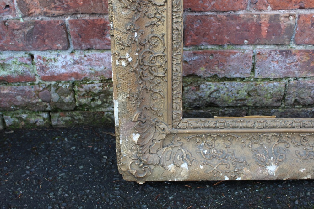 A 19TH CENTURY GILT PICTURE FRAME, with foliate moulding throughout, W 12.5 cm, rebate 68 x 81 cm - Image 5 of 6