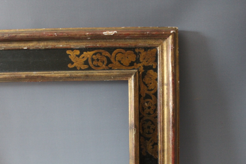 A 19TH CENTURY GOLD FRAME WITH INNER GOLD DECORATIVE SCROLLWORK, frame W 10 cm, rebate 57 x 47 cm - Image 3 of 6