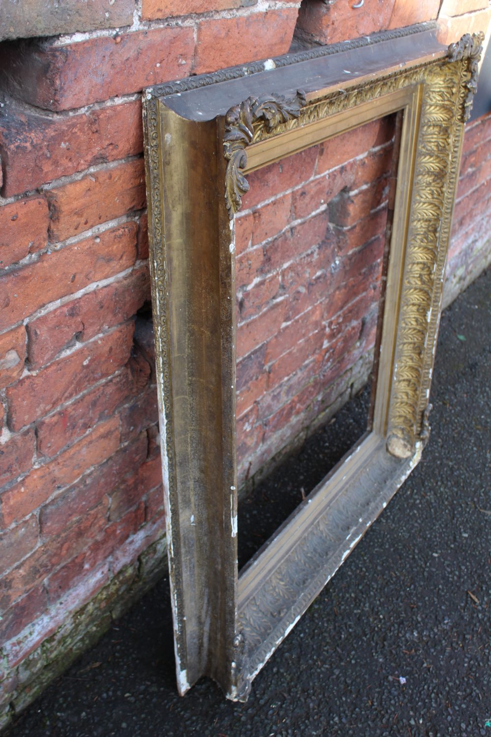 A 19TH CENTURY GILT PICTURE FRAME, plain slip, with acanthus moulded detail, frame W 14 cm, rebate - Image 6 of 6