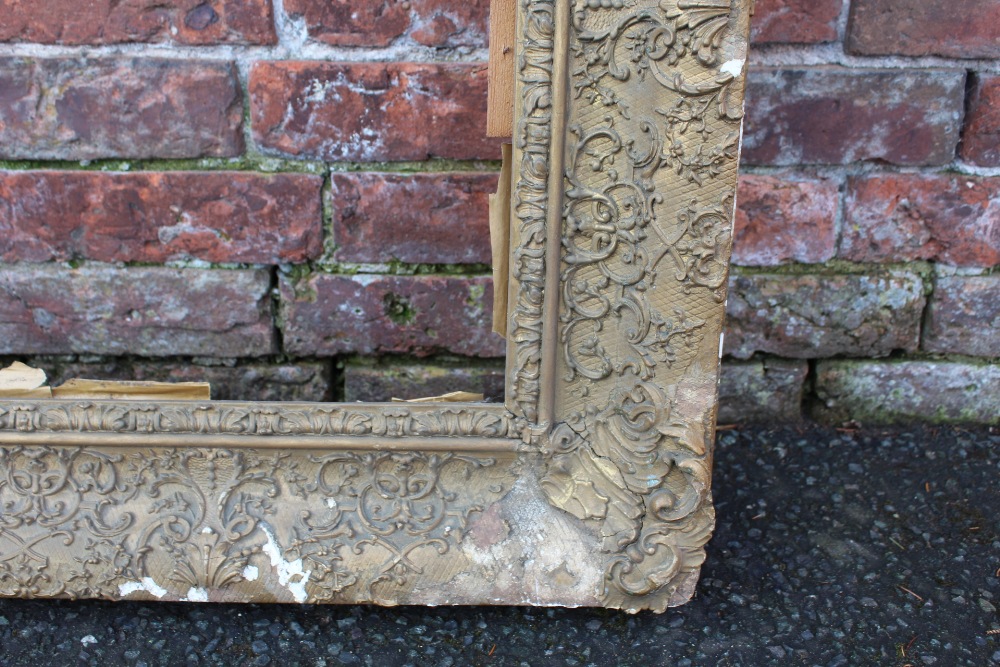 A 19TH CENTURY GILT PICTURE FRAME, with foliate moulding throughout, W 12.5 cm, rebate 68 x 81 cm - Image 4 of 6