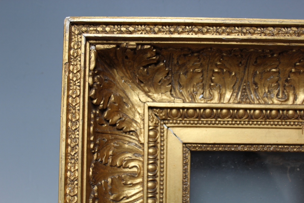 A LATE 18TH / EARLY 19TH CENTURY DECORATIVE GOLD FRAME, with acanthus leaf design and integral - Image 3 of 5