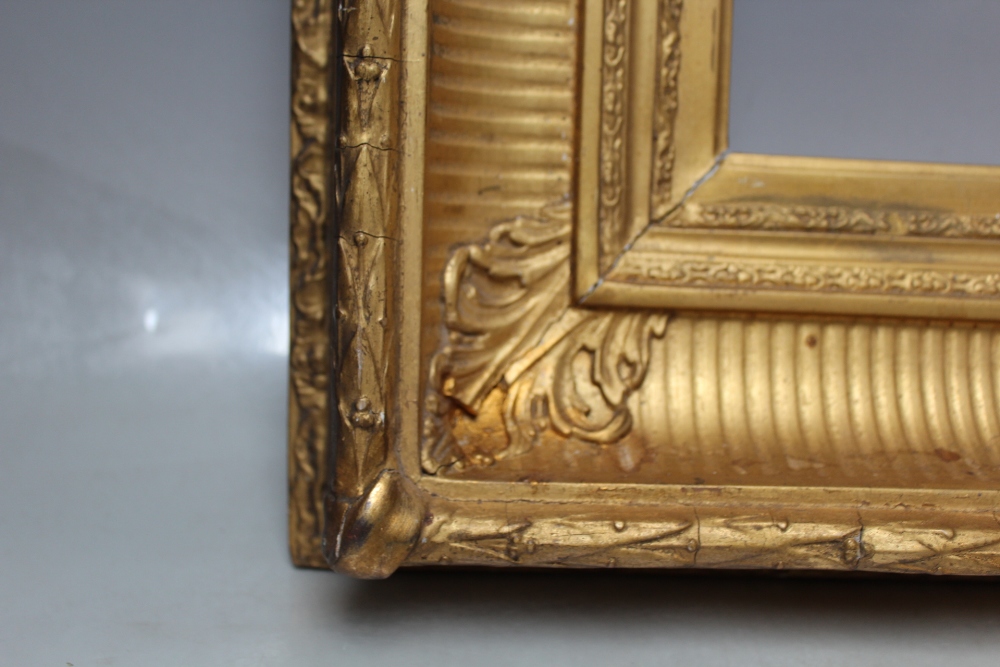 A 19TH CENTURY GOLD FRAME WITH ACANTHUS LEAF DESIGN TO OUTER EDGE, frame W 11 cm, rebate 37 x 28 cm - Image 5 of 7