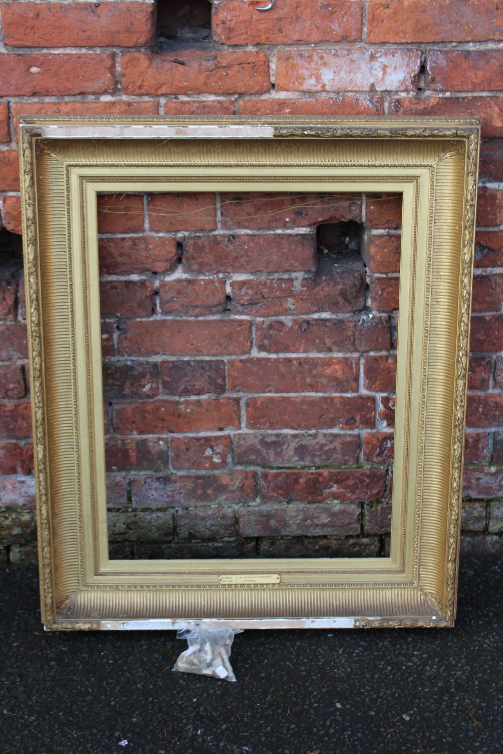 A 19TH CENTURY GILT REEDED PICTURE FRAME, plain slip. W 12 cm, rebate 68 x 52 cm A/F - Image 3 of 6