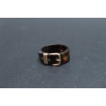 AN UNUSUAL TORTOISESHELL RING IN THE FORM OF A BELT BUCKLE, W 2.25 cmCondition Report:ring is oval