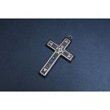 AN TORTOISESHELL GOLD INLAY MOURNING CROSS PENDANT, H 5 cm