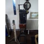 A LARGE STANDING PHOTOGRAPHIC ENLARGER (5597)