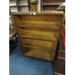 AN OAK OPEN BOOKCASE W-92 CM