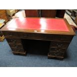 A REPRODUCTION MAHOGANY TWIN PEDESTAL LEATHER TOPPED DESK W-122 CM