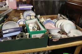 FOUR TRAYS OF ASSORTED CERAMICS AND CHINA TO INCLUDE ROYAL DOULTON NORFOLK, SPODE ITALIAN DESIGN