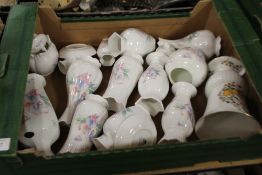 THREE TRAYS OF AYNSLEY CERAMICS TO INCLUDE A QUANTITY OF LITTLE SWEETHEART VASES