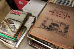 A QUANTITY OF ASSORTED BOOKS TO INCLUDE A VINTAGE BOURNE'S LONDON AND BIRMINGHAM RAILWAY BOOK,