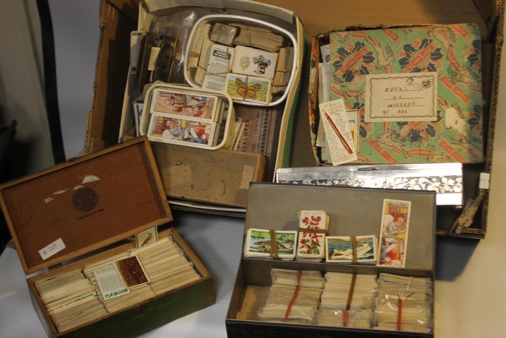 A COLLECTION OF CIGARETTE AND TEA CARDS WITH A SMALL QUANTITY OF MINOR EPHEMERA