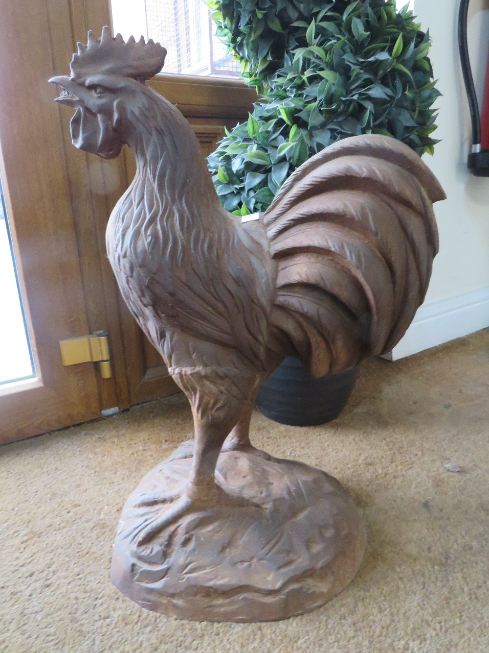 A LARGE CAST METAL FIGURE OF A COCKEREL H-68CM