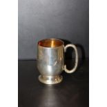 A HALLMARKED SILVER CHRISTENING CUP - APPROX 96.7 G