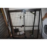 A VAN DOG GATE W-122 L-109 CM