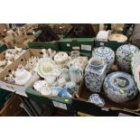 THREE TRAYS OF ASSORTED CERAMICS TO INCLUDE A ROYAL DOULTON BRAMBLY HEDGE CABINET PLATE, COALPORT