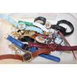 A COLLECTION OF ASSORTED WRISTWATCHES